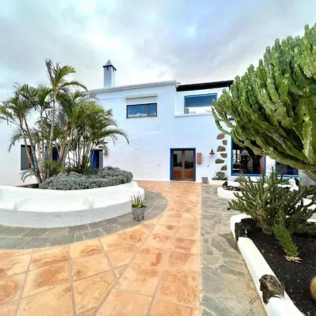 Διαμέρισμα With Breakfast Included, Wifi And Great Pool In Yaiza Yaiza (Lanzarote)