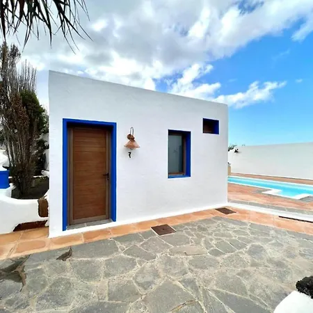 With Breakfast Included, Wifi And Great Pool In Yaiza Apartamento *