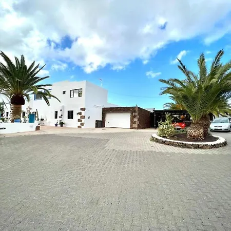 Apartament With Breakfast Included, Wifi And Great Pool In Yaiza Yaiza (Lanzarote)